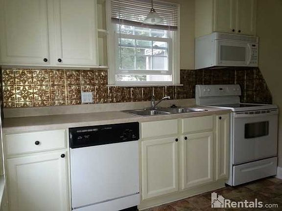 2nd image of 231 S Josephine Ave