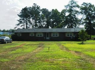 810 Bolick Rd, Burgaw, NC 28425