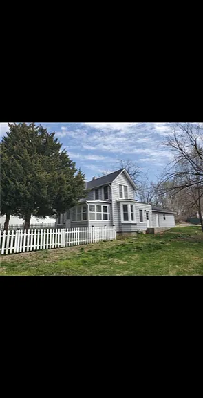 1623 5th Ave — Photo 1