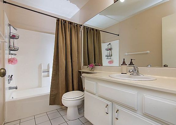 3rd image of 25610 Alicante Dr