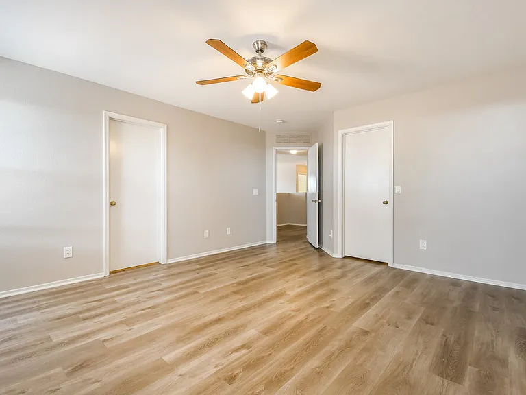 1006 S Clancy Cir — Photo 11