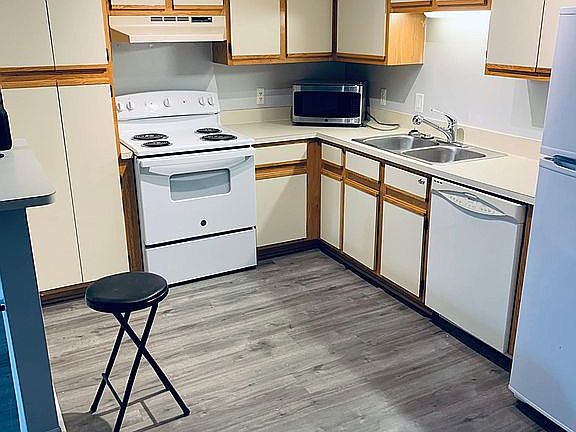 3rd image of 15036 Island Dr