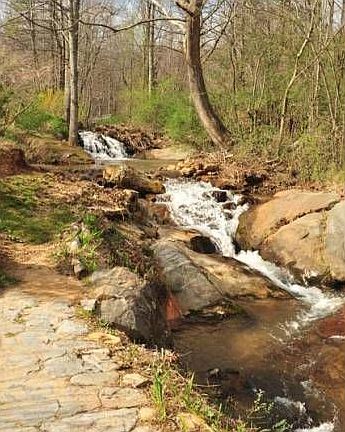bold creek w/waterfalls