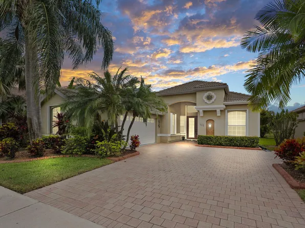 660 SW Lake Charles Circle, Port St Lucie, FL 34986