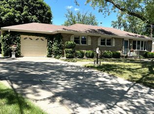 1299 W Brookmont Blvd, Bradley, IL 60915