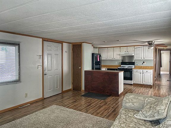 5th image of 117 Peach Ln