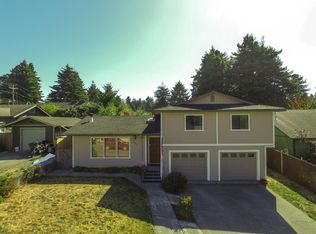 1450 Leslie Rd, Eureka, CA 95503