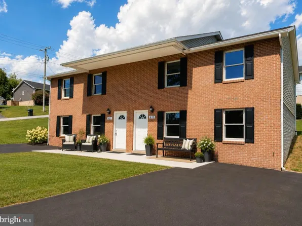 623 Thompson St, Strasburg, VA 22657