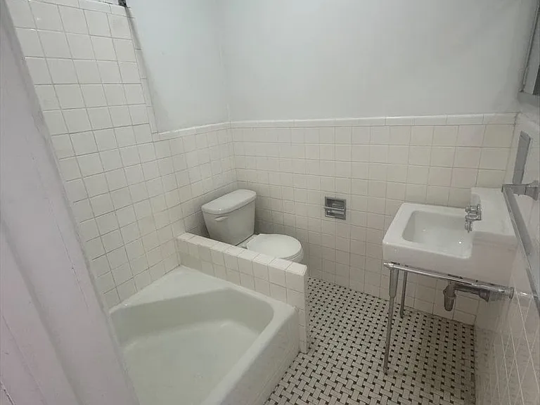 New King Edward Apartments — Photo 155