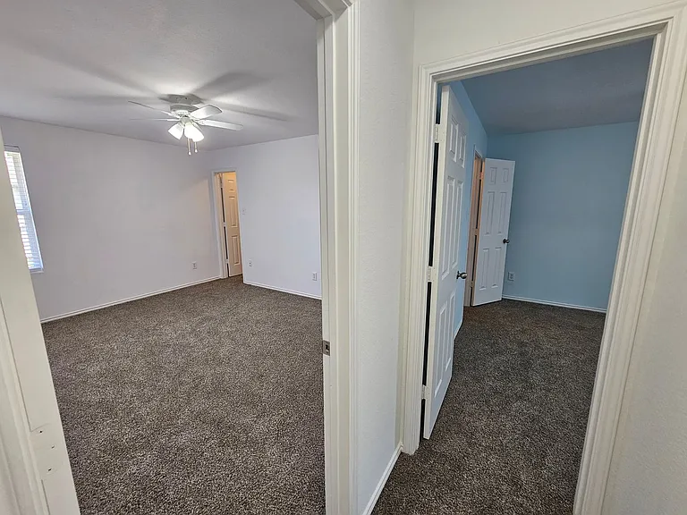 902 Fleming St — Photo 26