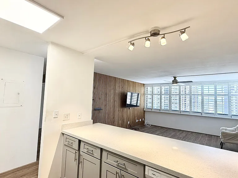 1255 Nuuanu Ave #E1614 — Photo 5