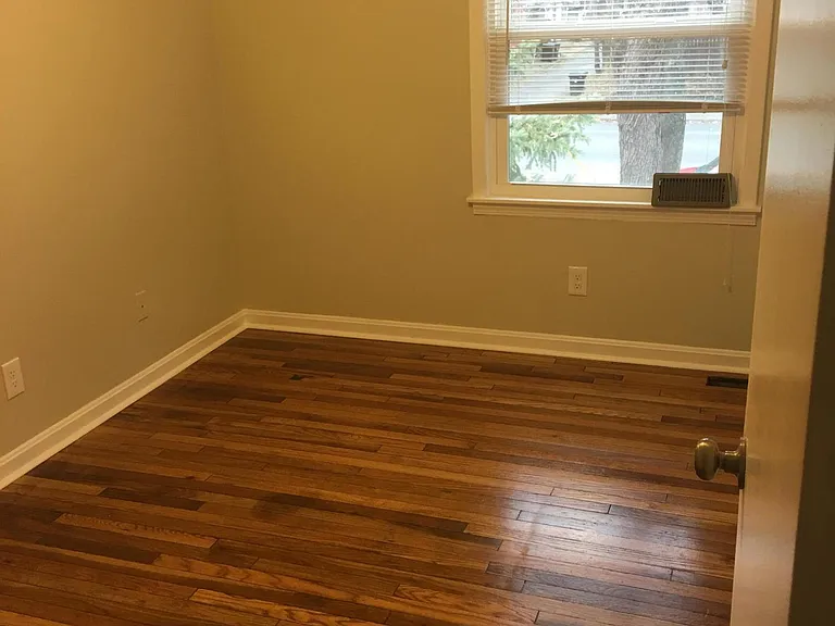 414 W Hill St — Photo 11