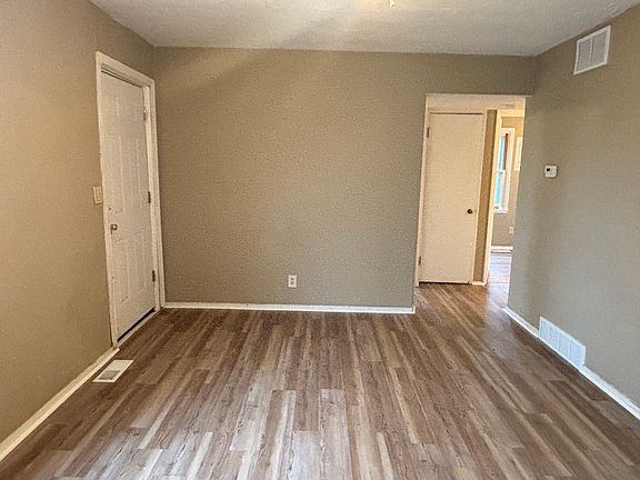 4th image of 4696 W 147th St