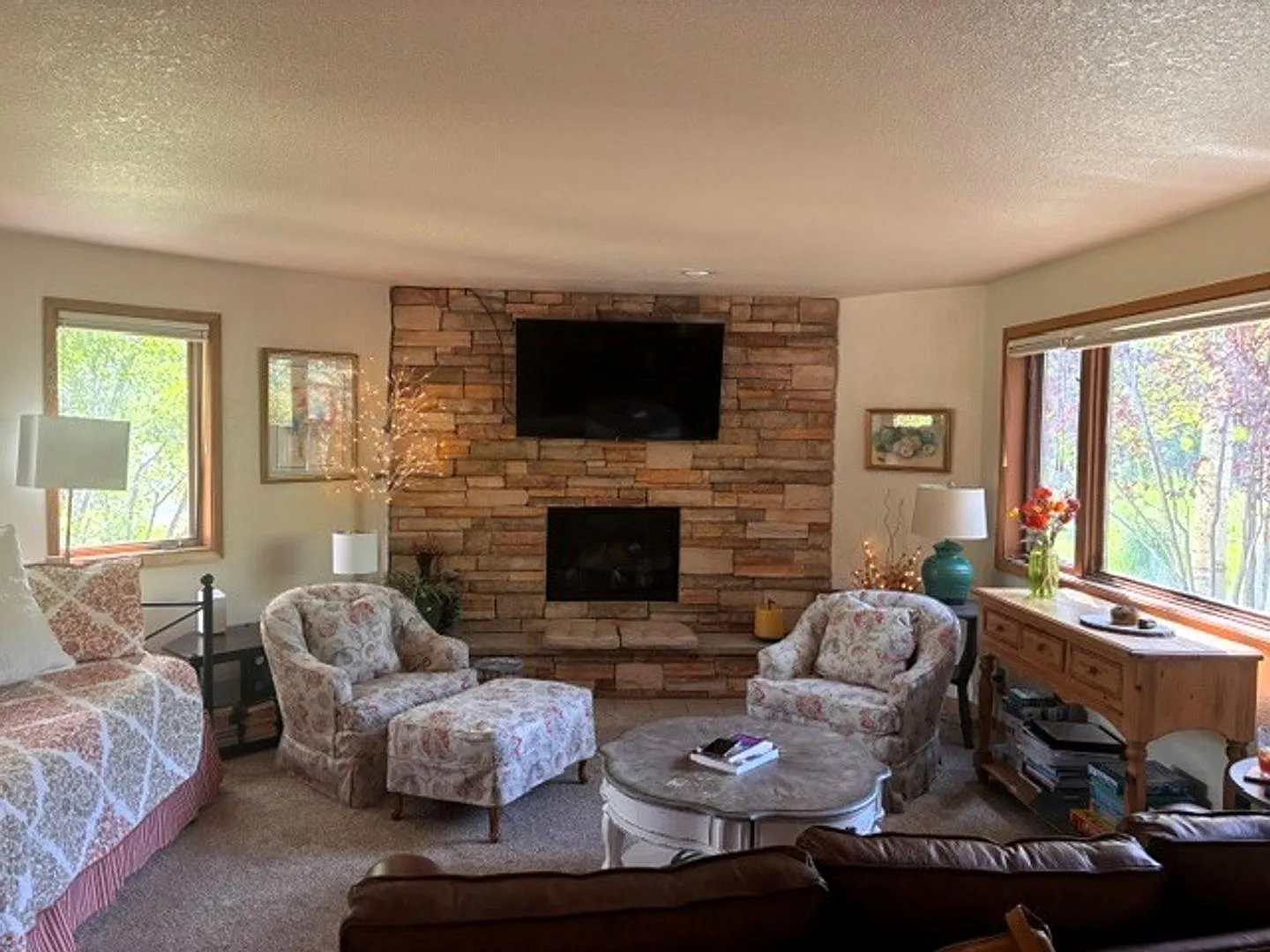 Winter Seasonal Rental- Frostfire Condos E10 — Photo 4