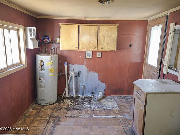 4th image of 214 James Arthur Avenue