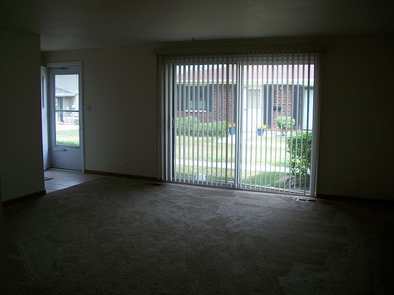 4th image of 1432 Millbrook Ct #1432