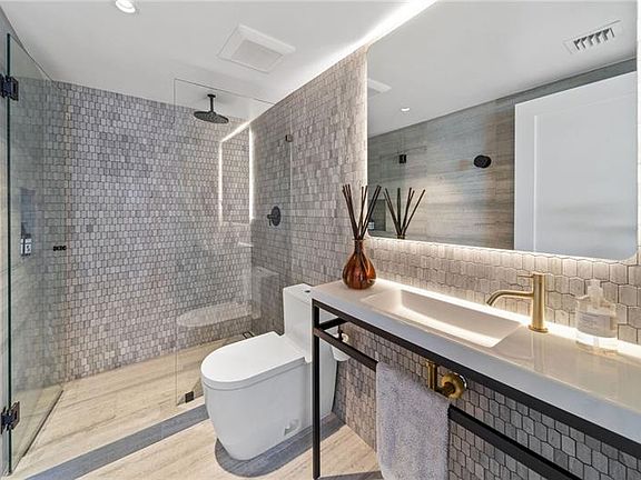 5th image of 5415 Collins Ave APT 706