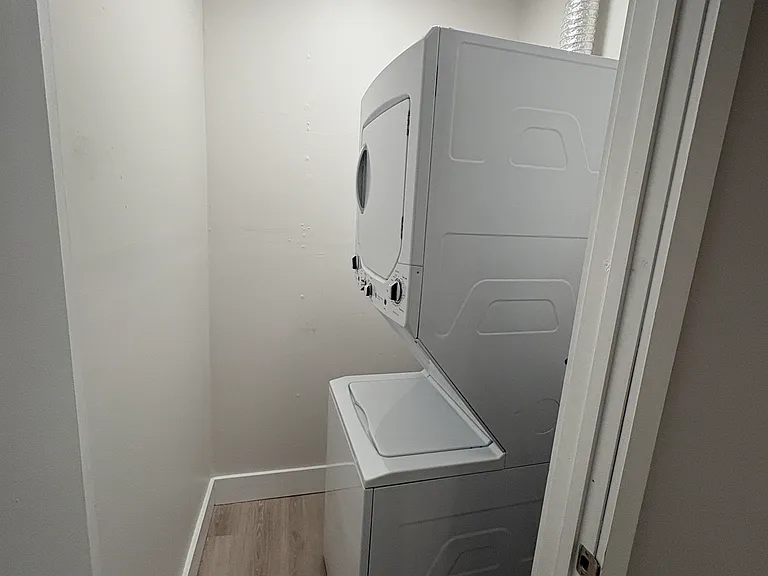 136 Albany Blvd #17E — Photo 10