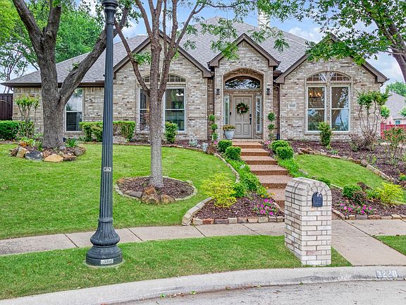 3rd image of 3228 Port Royal Ct