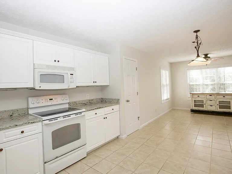 8 Moore Dr — Photo 13