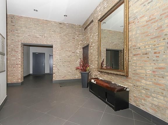 3rd image of 1350 W Grand Ave APT 2D
