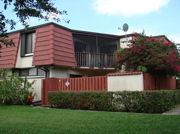 3845 Victoria Dr, West Palm Beach, FL 33406