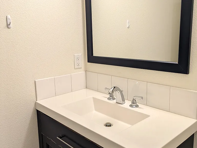 7081 N University Ave — Photo 24