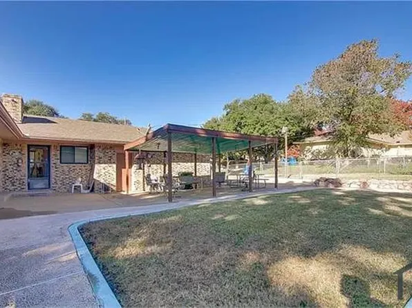 955 Dogwood Trl, Lancaster, TX 75146