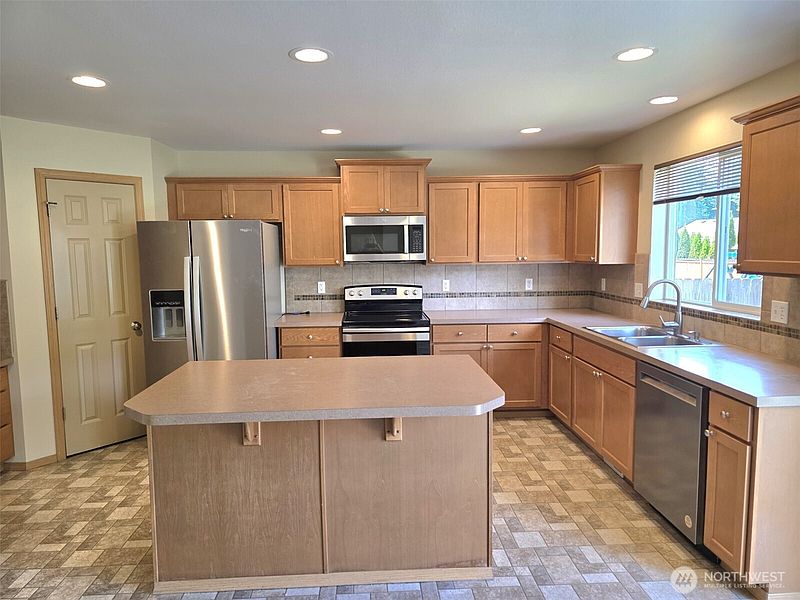 3rd image of 15738 104th Avenue SE