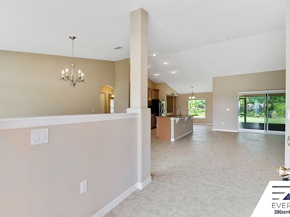 3rd image of 60 Radcliffe Dr