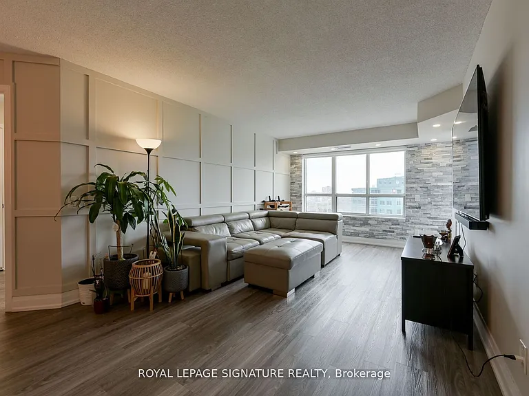 25 Kingsbridge Garden Cir #1126 — Photo 9