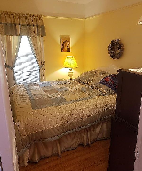 1st image of 3304 Avenue