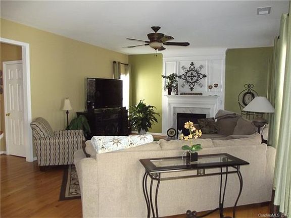 3rd image of 5005 Cinnamon Dr