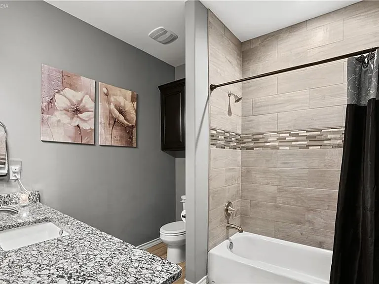 3921 Woodhouse Ln — Photo 8