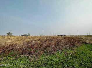 1784 16th St NE, Grand Forks, ND 58203