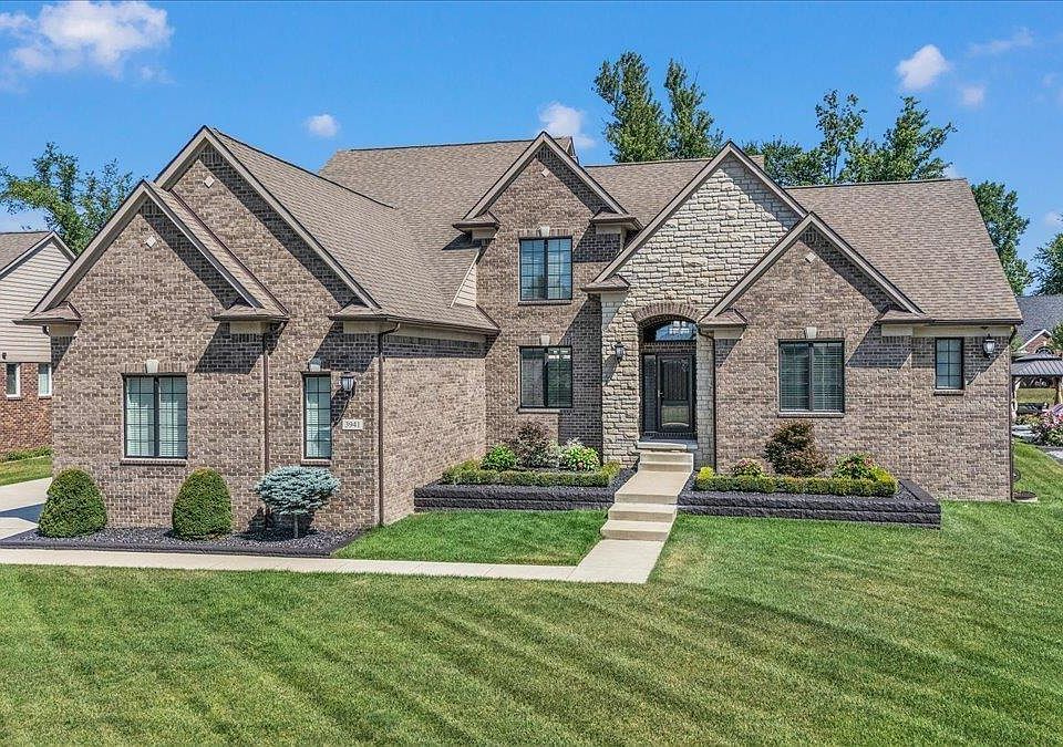 1st image of 3941 Corkwood Dr #4