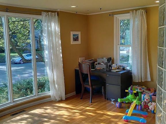 Front/Sitting Room