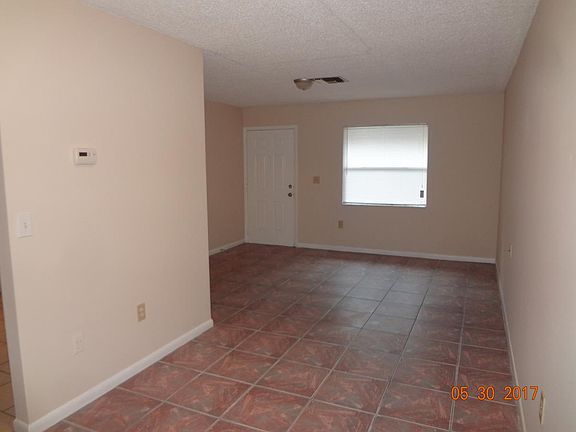 4th image of 12114 Parkwood St