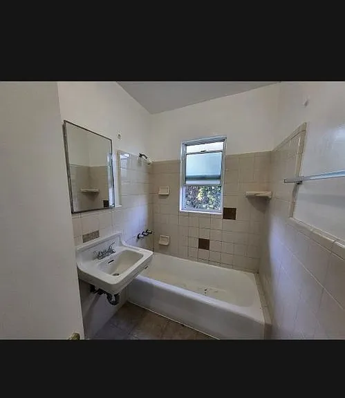 934 N Lake Ave #5 — Photo 15
