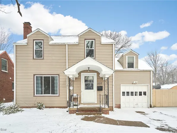 237 Orchard Hill Dr SW, North Canton, OH 44720