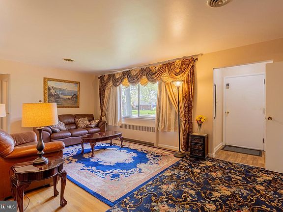 4th image of 6607 Baythorne Rd