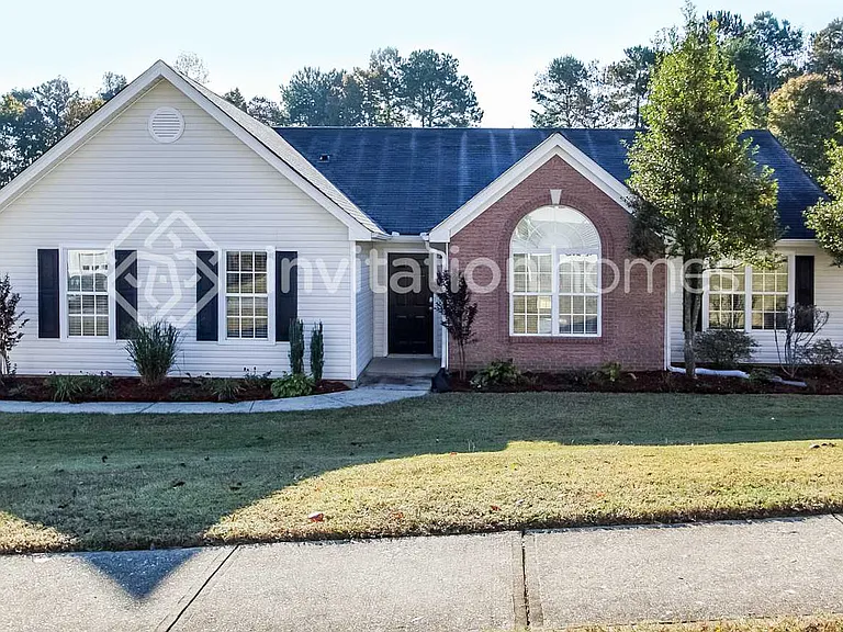 1530 Heatherton Rd — Photo 1