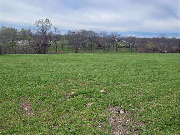 3rd image of 34 Kansas Dr