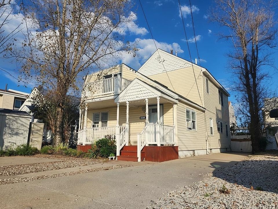 1st image of 623 W Spruce Ave