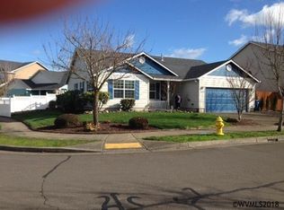 1209 Dahlia St, Woodburn, OR