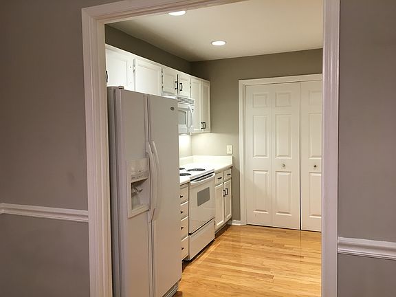 5th image of 601 Bainbridge Dr NW