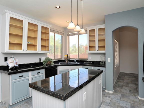 2nd image of 611 W Sendero Claro