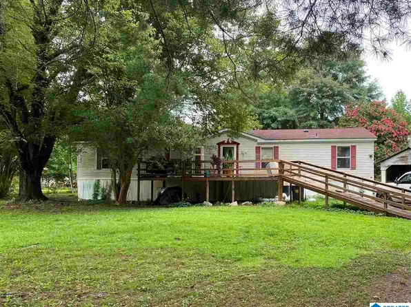 73 Lake Shore Dr, Laceys Spring, AL 35754