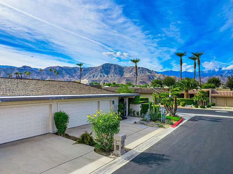 1 Briarcliff Ct — Photo 11