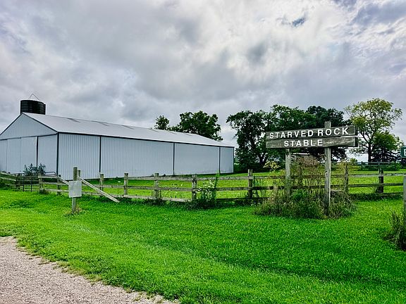 2nd image of 1146 N 2150th Rd